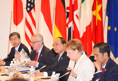 Thủ tướng Nguyễn Xuân Phúc dự Hội nghị Thượng đỉnh G7 mở rộng.